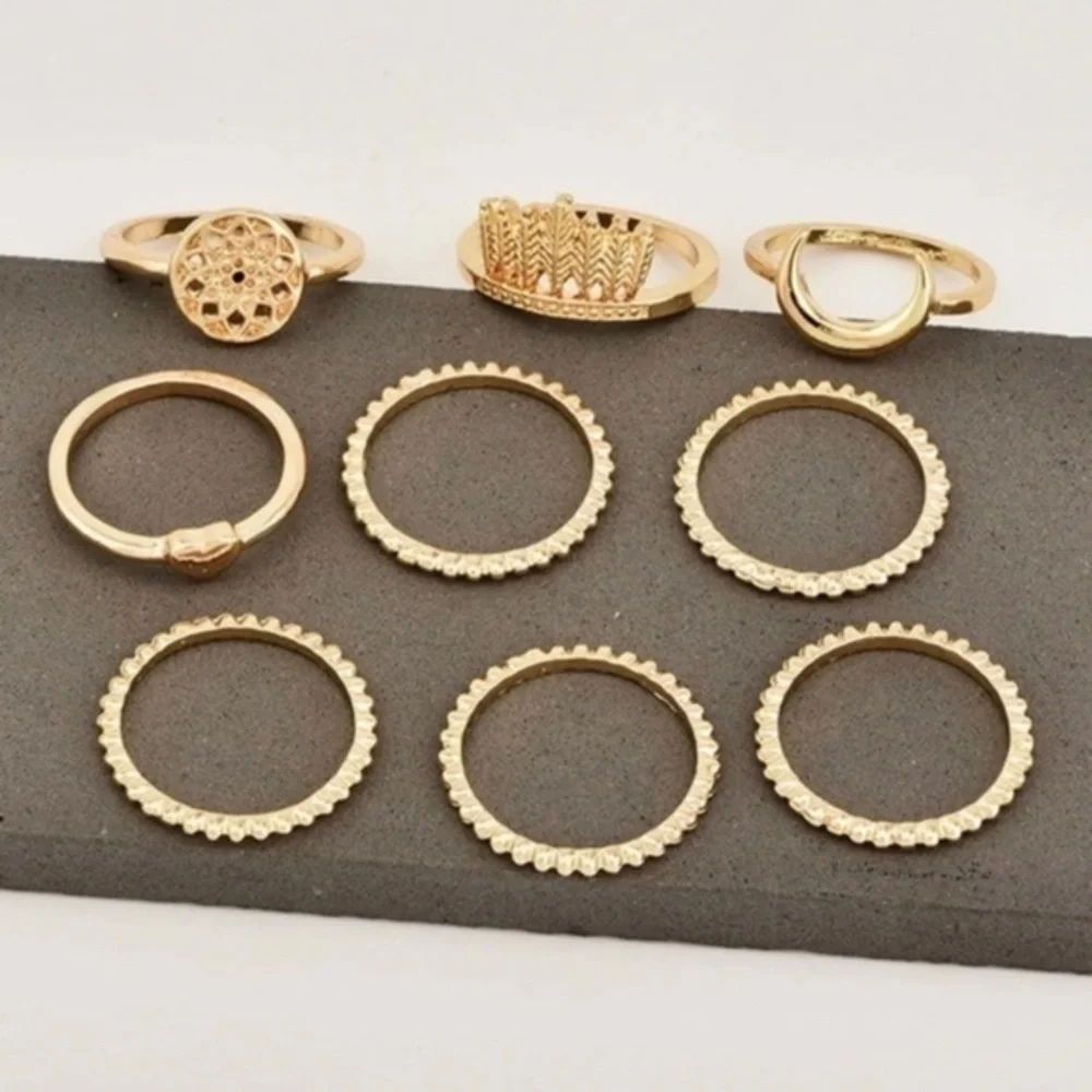 3/$30 💛 Dainty Ring Set